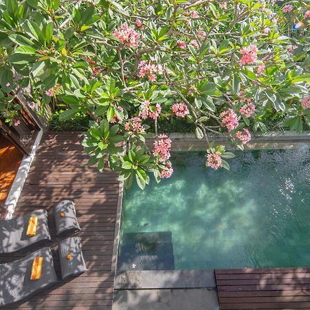 Canggu Circle Villa By Ini Vie Hospitality Exterior photo
