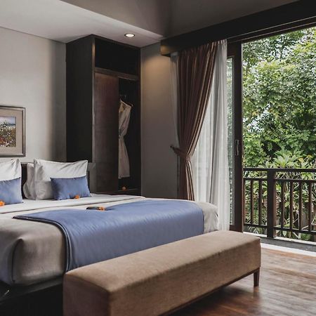 Canggu Circle Villa By Ini Vie Hospitality Exterior photo