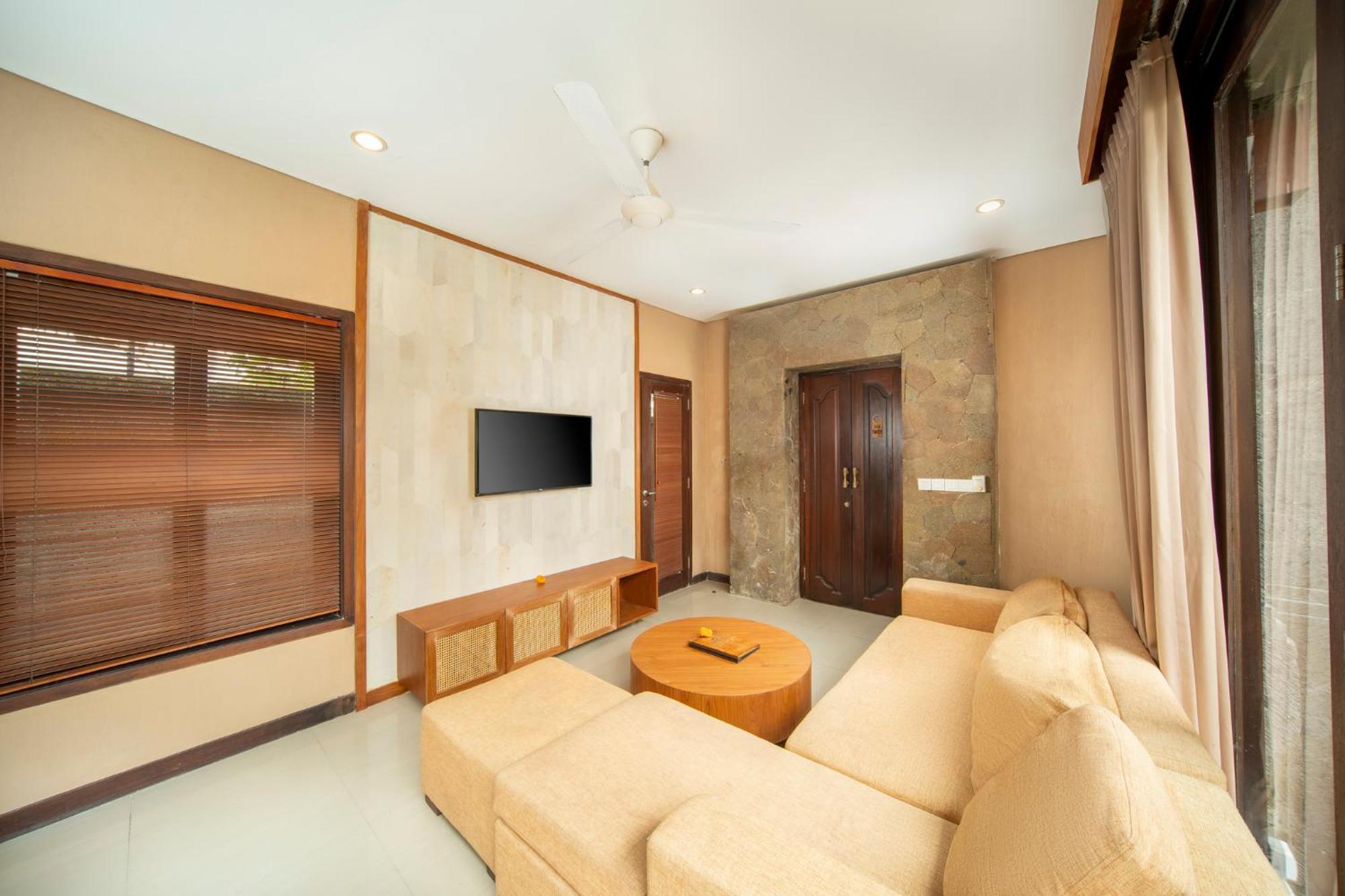 Canggu Circle Villa By Ini Vie Hospitality Exterior photo