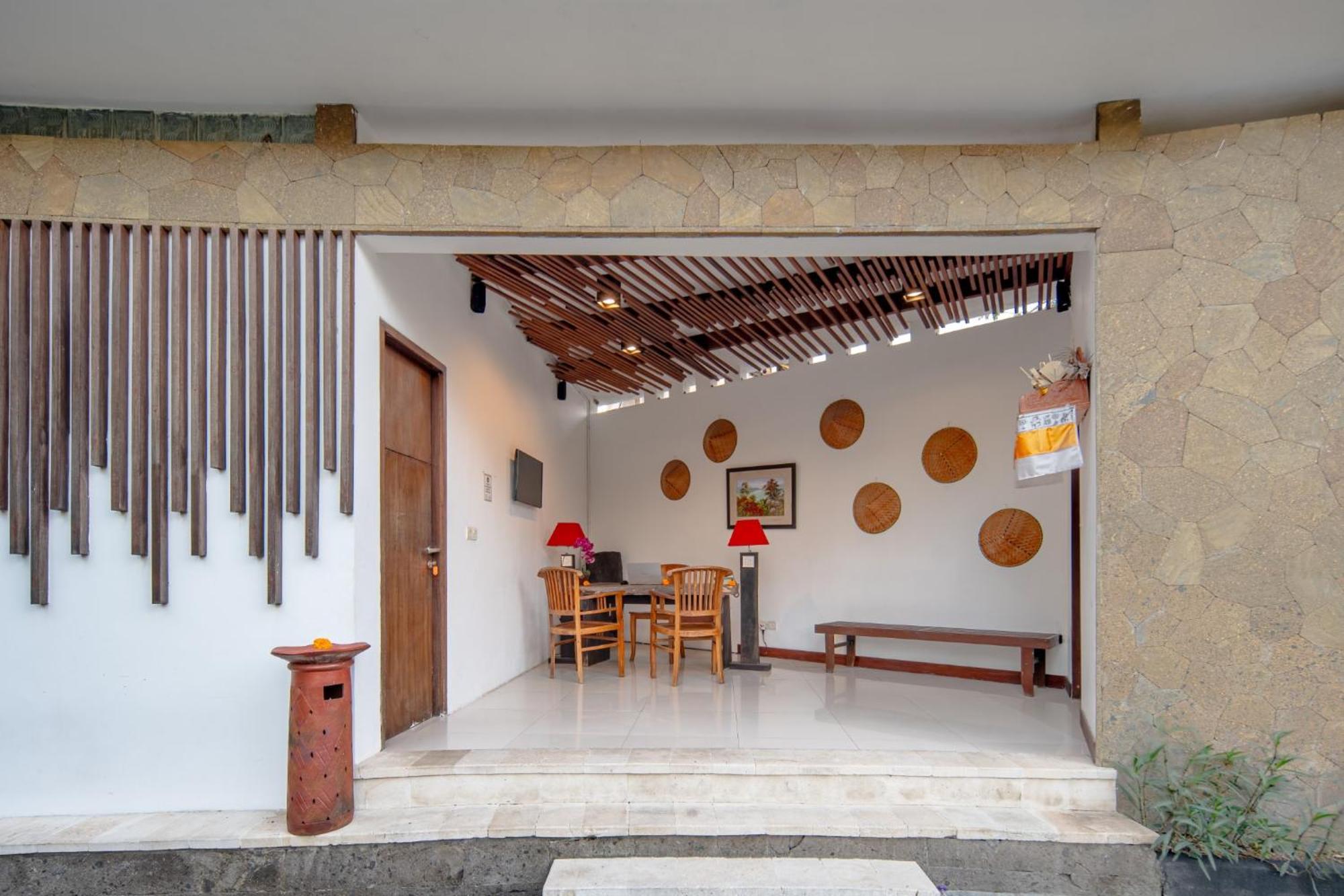 Canggu Circle Villa By Ini Vie Hospitality Exterior photo