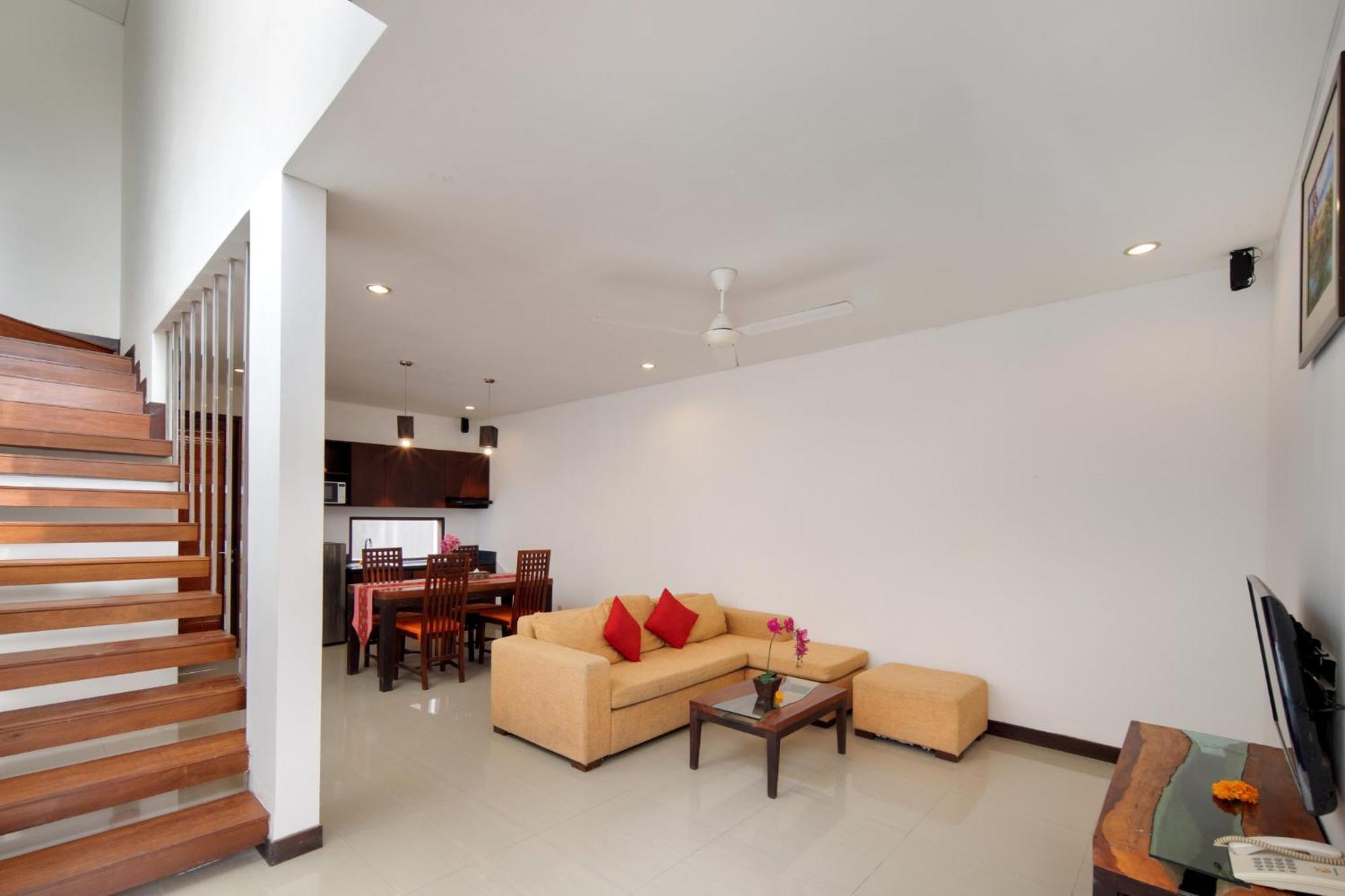 Canggu Circle Villa By Ini Vie Hospitality Exterior photo