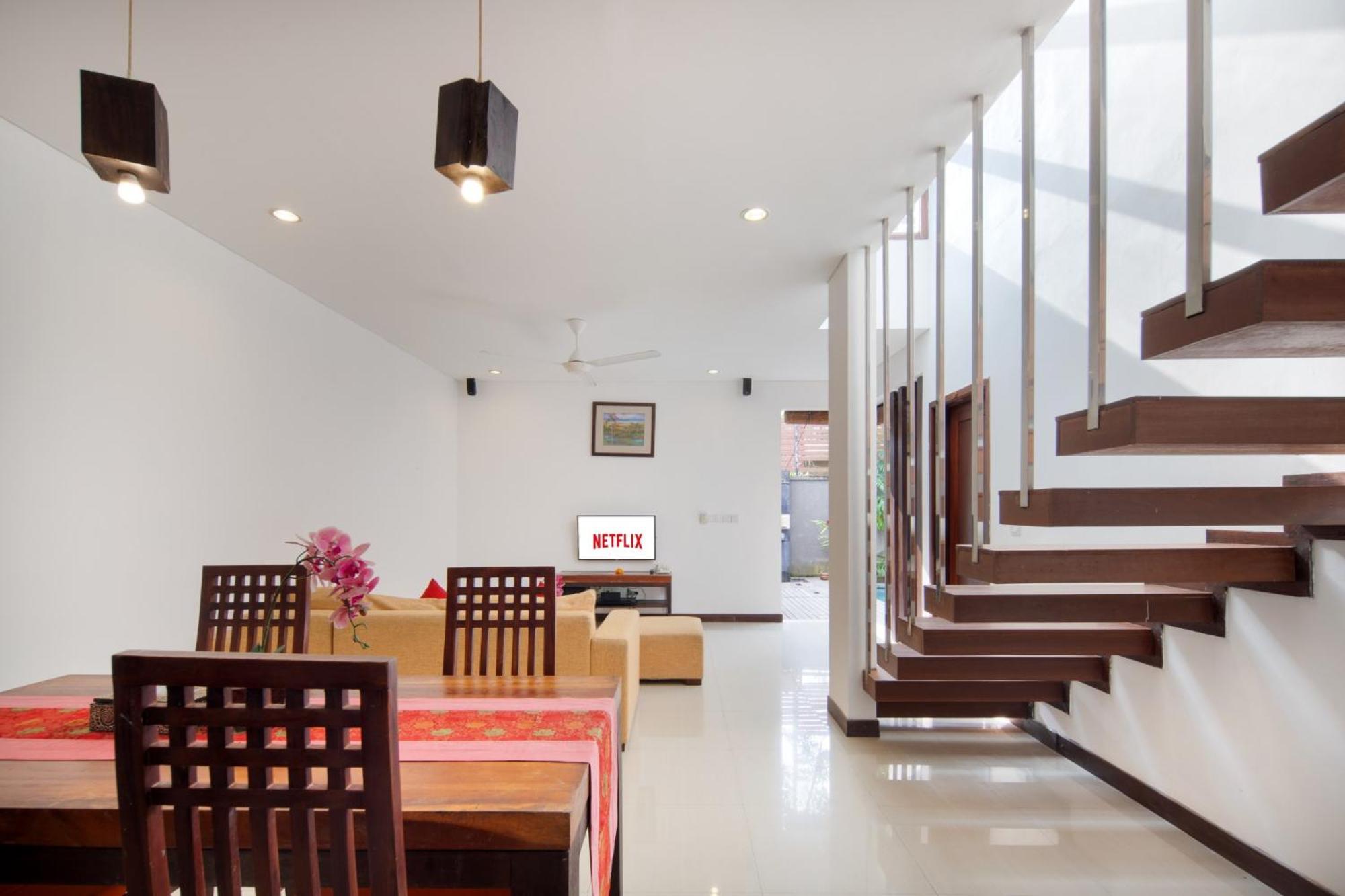 Canggu Circle Villa By Ini Vie Hospitality Exterior photo