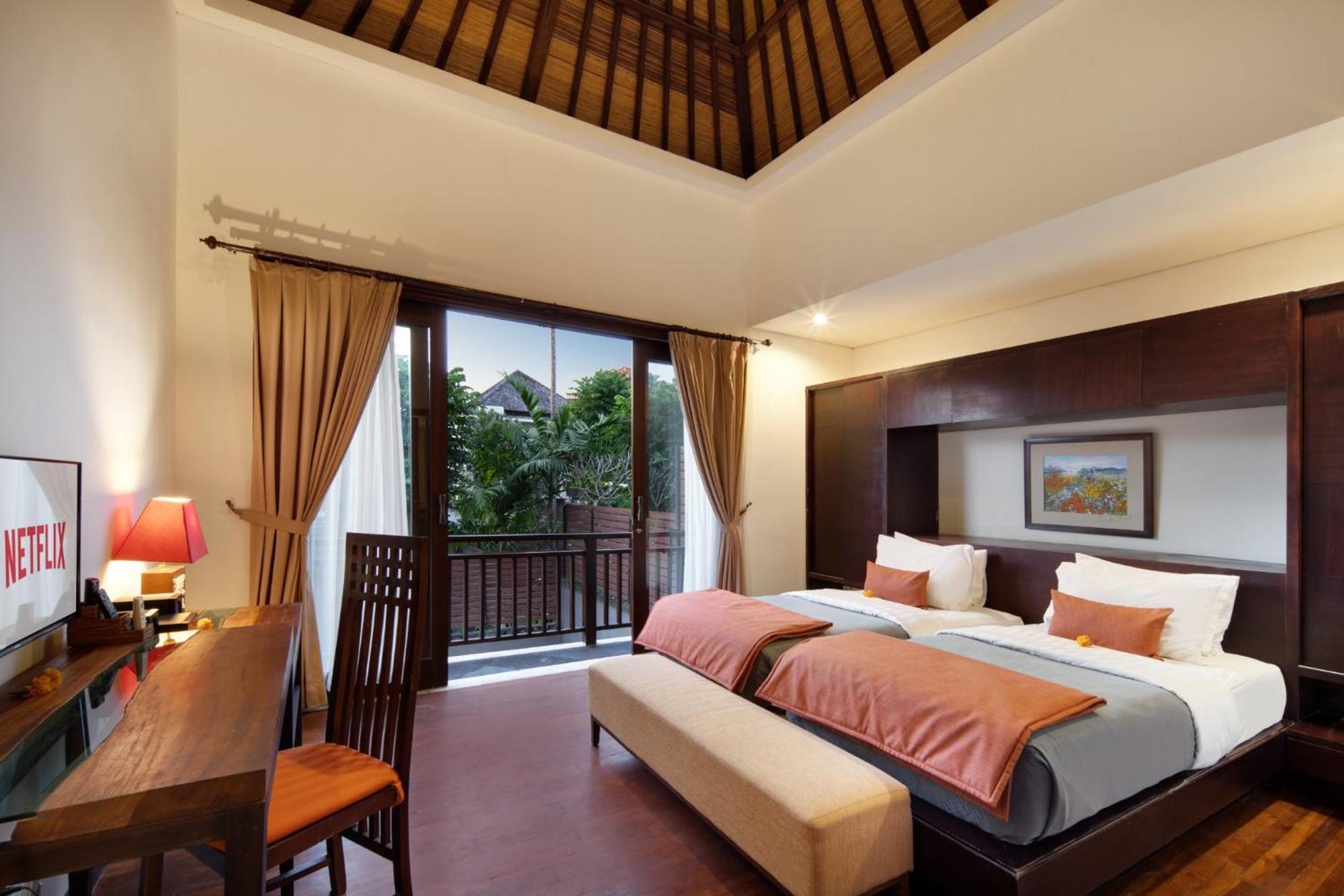 Canggu Circle Villa By Ini Vie Hospitality Exterior photo