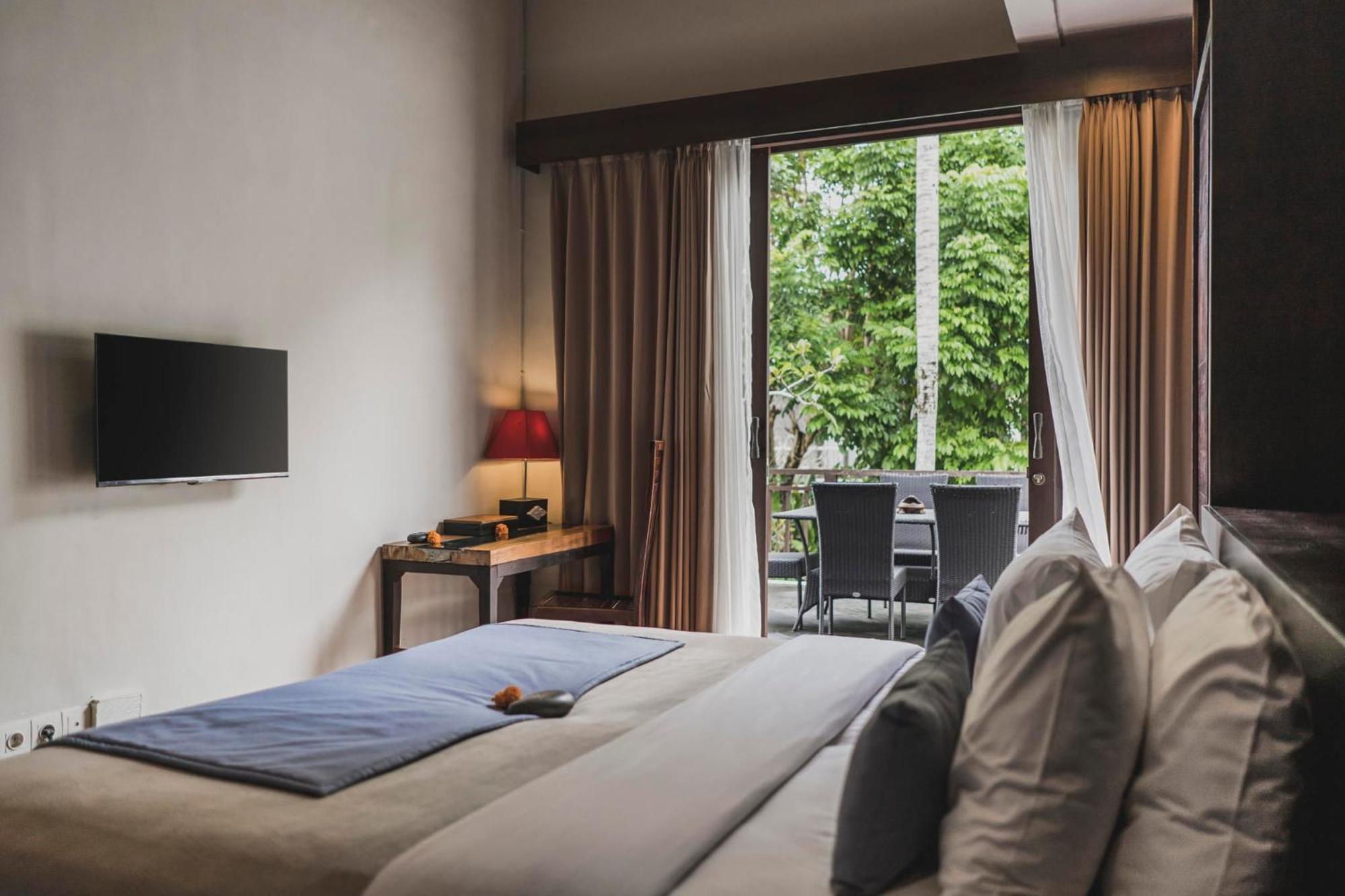 Canggu Circle Villa By Ini Vie Hospitality Exterior photo