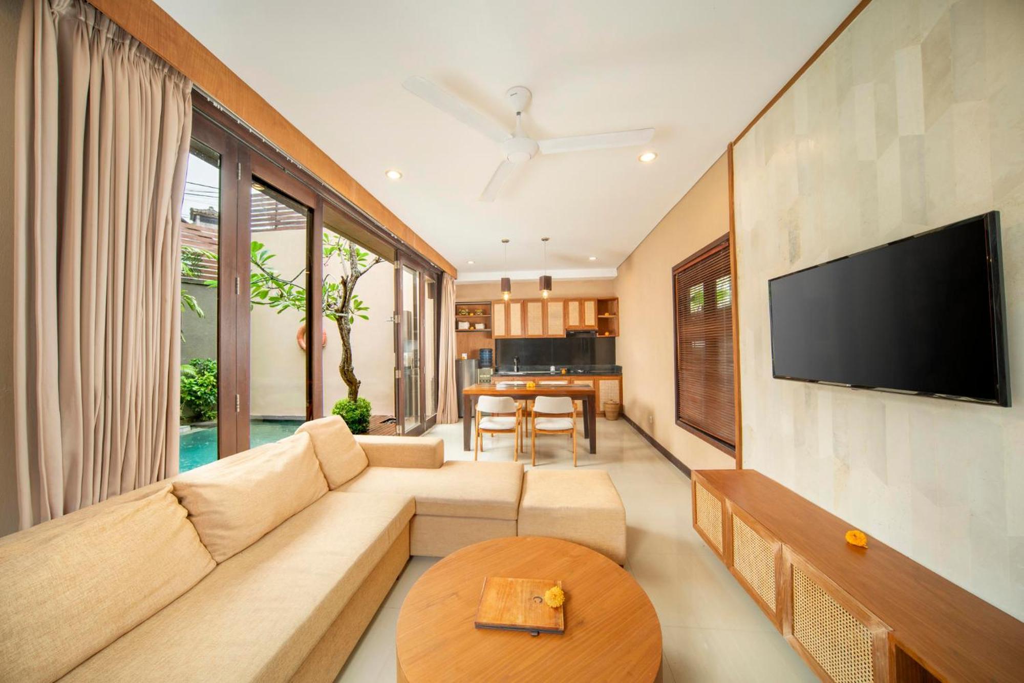 Canggu Circle Villa By Ini Vie Hospitality Exterior photo