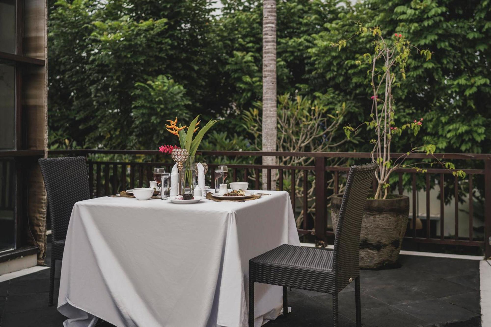 Canggu Circle Villa By Ini Vie Hospitality Exterior photo