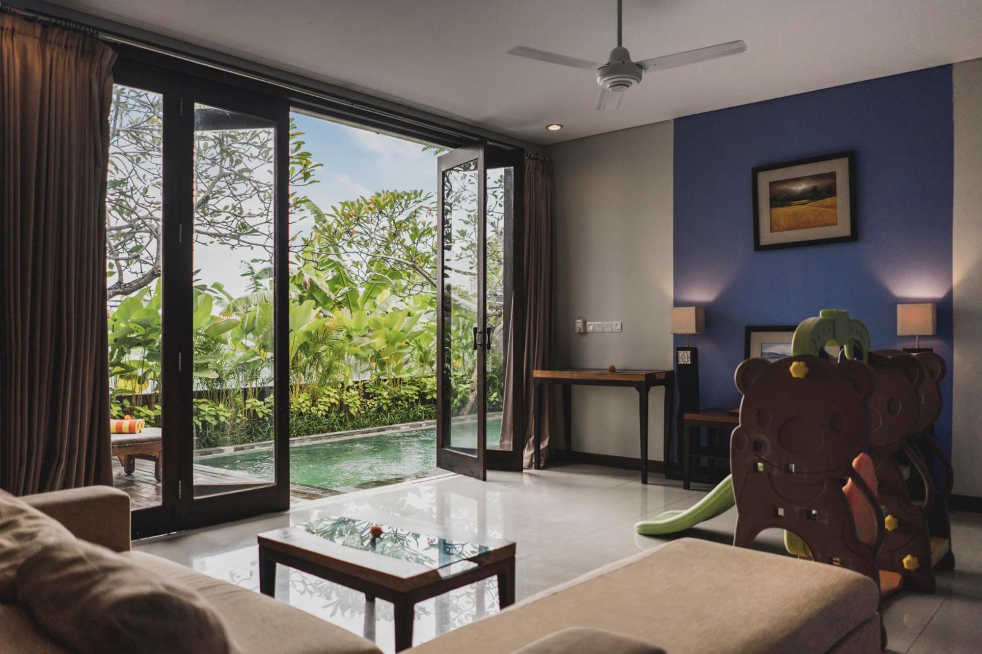 Canggu Circle Villa By Ini Vie Hospitality Exterior photo