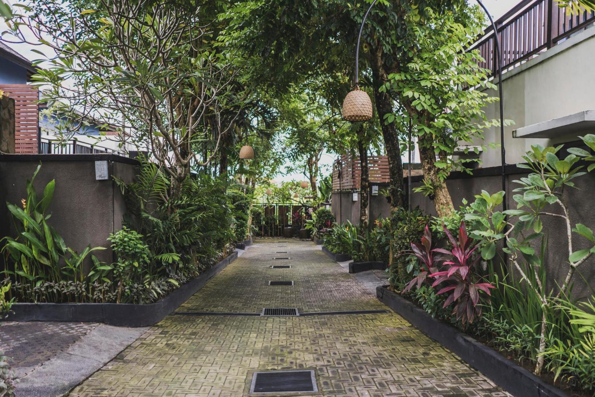 Canggu Circle Villa By Ini Vie Hospitality Exterior photo